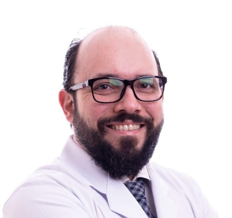 Dr. Fernando Freua